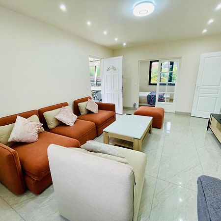 Stylish, Calm And Green Home Stay แซ็ง-ฟาร์โก-ปงติแยร์รี ภายนอก รูปภาพ