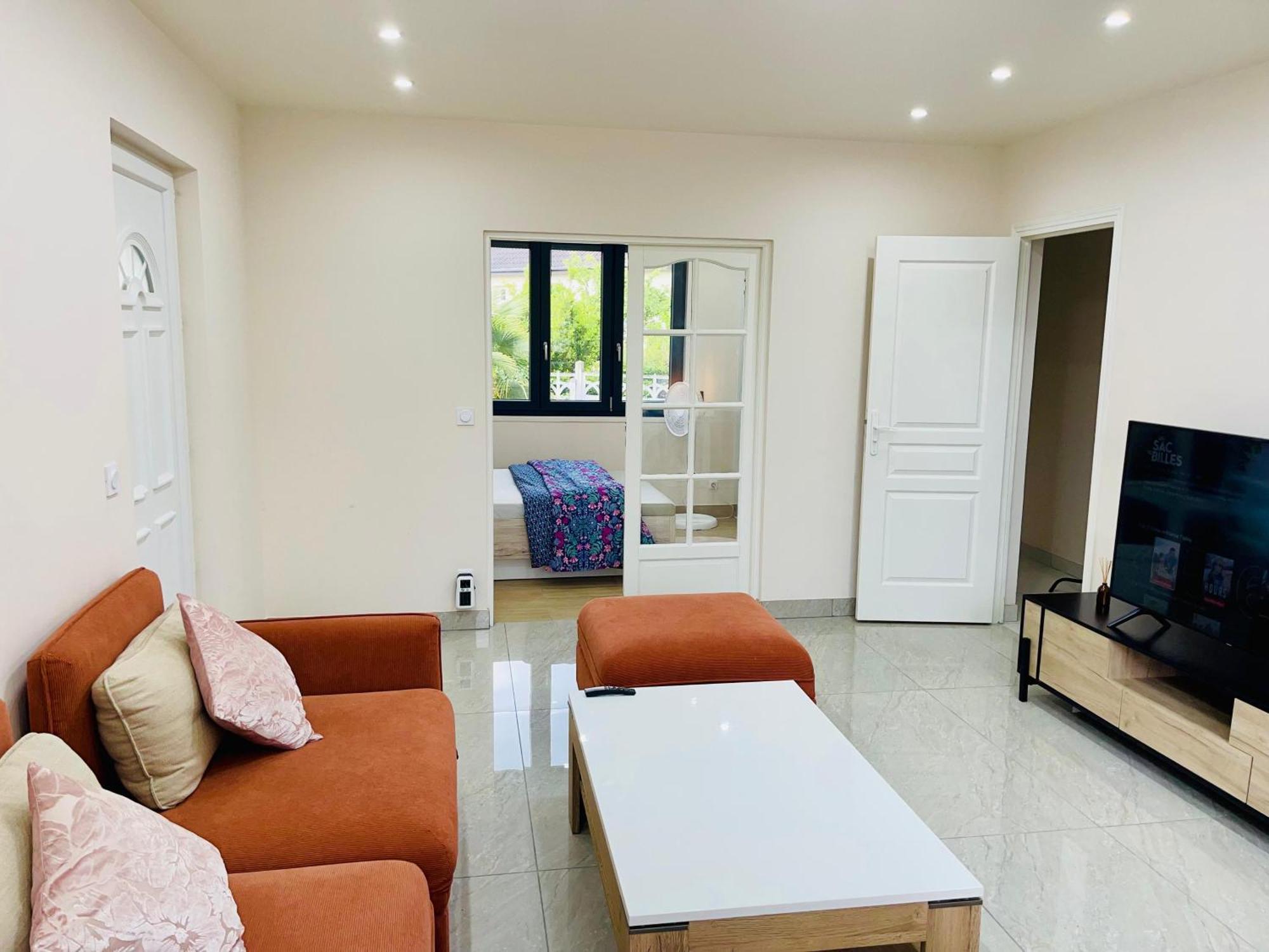 Stylish, Calm And Green Home Stay แซ็ง-ฟาร์โก-ปงติแยร์รี ภายนอก รูปภาพ