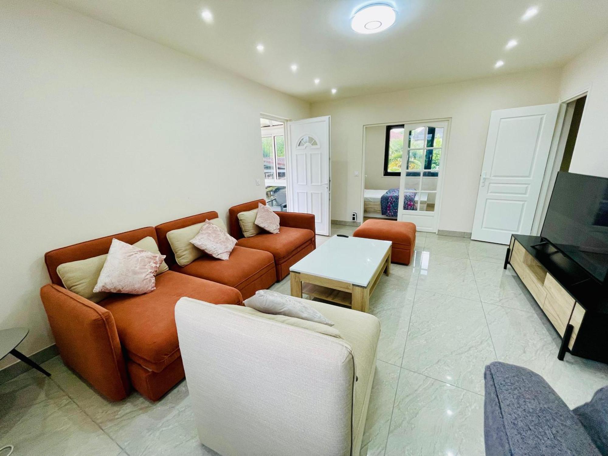 Stylish, Calm And Green Home Stay แซ็ง-ฟาร์โก-ปงติแยร์รี ภายนอก รูปภาพ