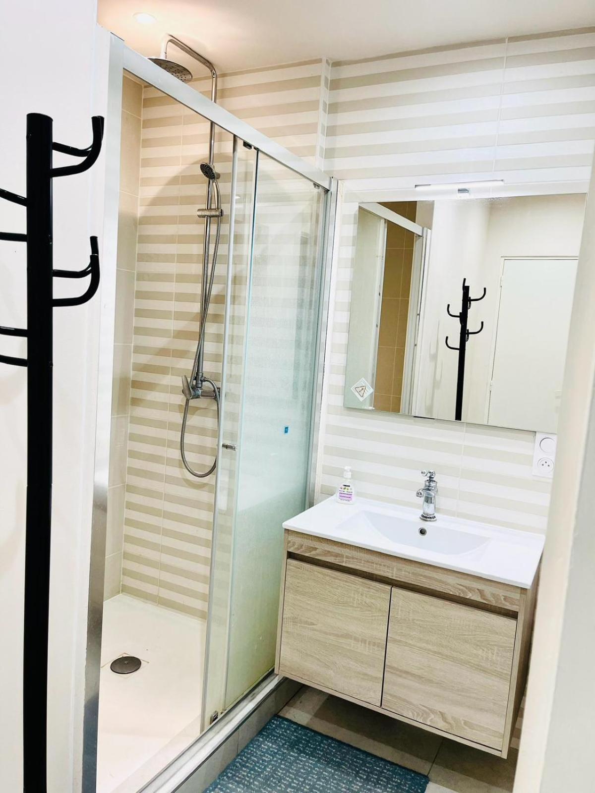 Stylish, Calm And Green Home Stay แซ็ง-ฟาร์โก-ปงติแยร์รี ภายนอก รูปภาพ