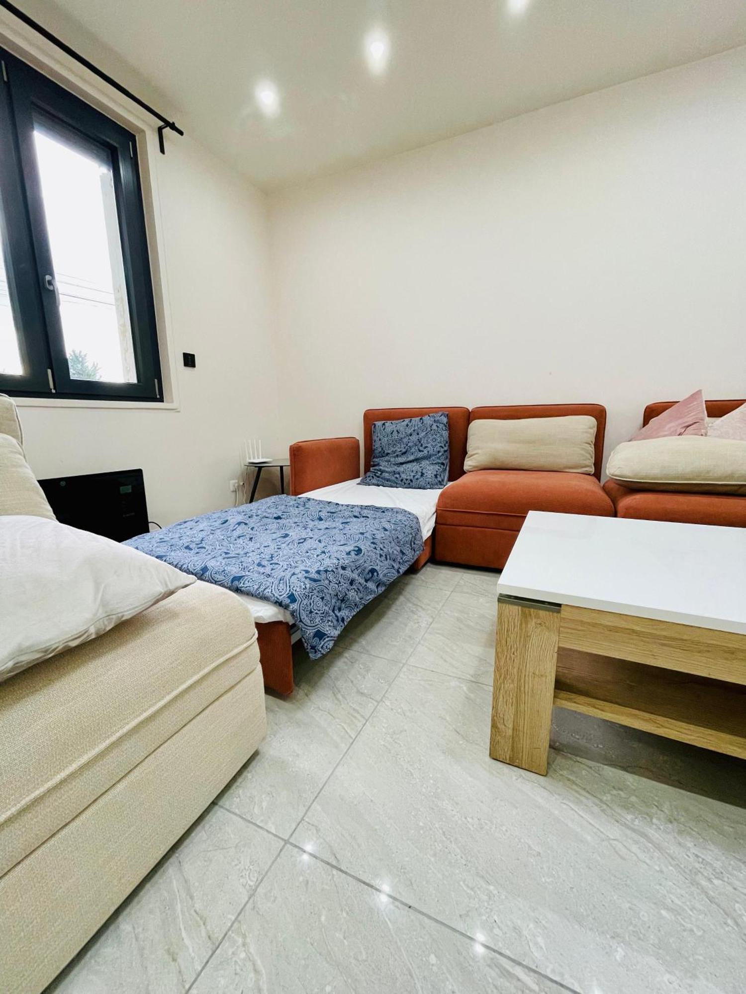 Stylish, Calm And Green Home Stay แซ็ง-ฟาร์โก-ปงติแยร์รี ภายนอก รูปภาพ
